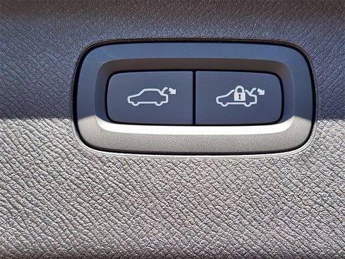 New 2026 Volvo XC90 B6 Plus w/ Protection Package image 23