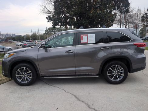 Used 2017 Toyota Highlander FWD V6 image 7