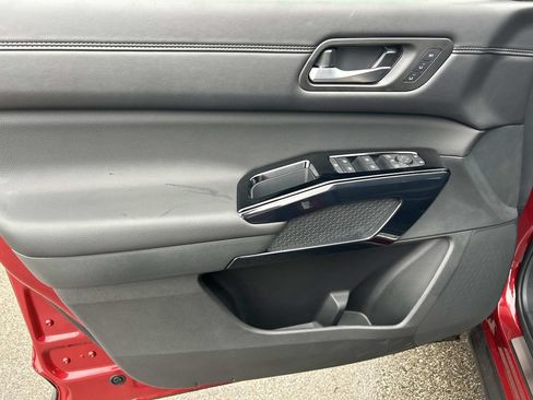 New 2026 Nissan Pathfinder Platinum w/ Lighting Package AWD/4WD image 17