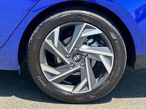Used 2025 Hyundai Elantra Sport FWD image 30