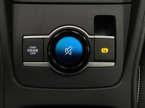 New 2025 Volkswagen Tiguan SE image 24