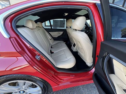 Used 2018 BMW 330i Sedan w/ Premium Package image 25