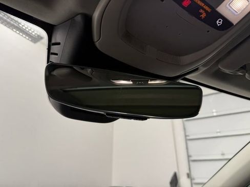 Certified 2023 Volvo XC60 B5 Plus w/ Climate Package image 21