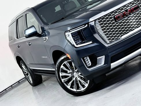 Used 2021 GMC Yukon Denali w/ Denali Premium Package image 4
