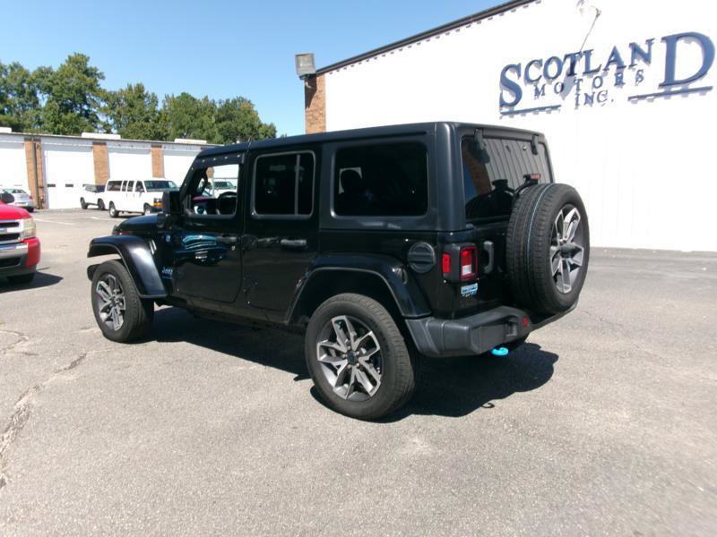 Used 2024 Jeep Wrangler Unlimited AWD/4WD image 8