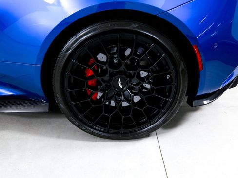 Used 2023 Aston Martin DBS Superleggera Volante image 29