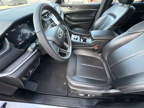 New 2025 Jeep Grand Cherokee Limited w/ Black Appearance Package image 23