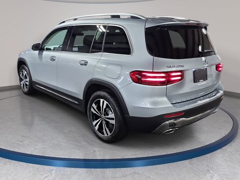 New 2026 Mercedes-Benz GLB 250 image 7