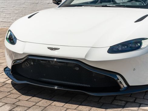 Used 2023 Aston Martin V8 Vantage Roadster RWD image 16