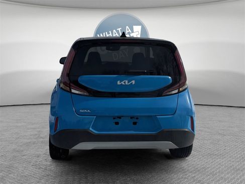 Certified 2023 Kia Soul S image 5
