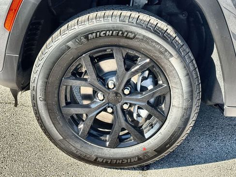 New 2026 Jeep Grand Cherokee Altitude RWD image 9