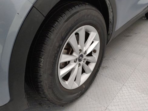 Used 2020 Kia Sorento LX image 31