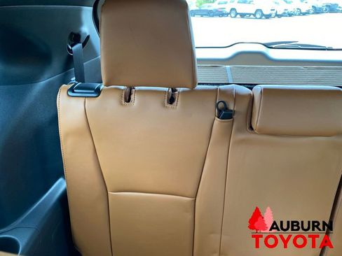 New 2026 Toyota Highlander Platinum AWD/4WD image 15