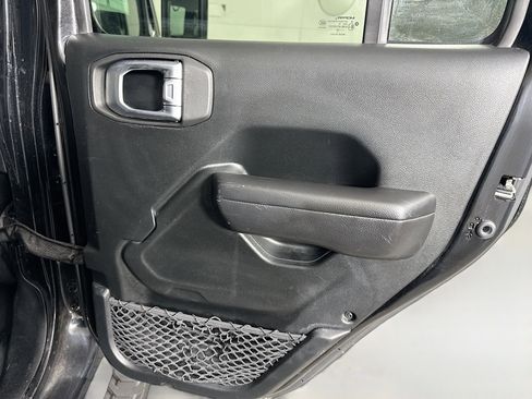 Used 2019 Jeep Wrangler Unlimited Sport S image 28