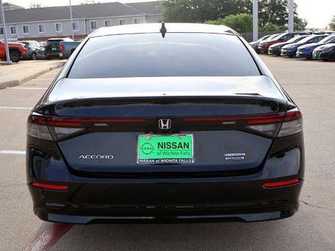 Used 2024 Honda Accord Touring image 7