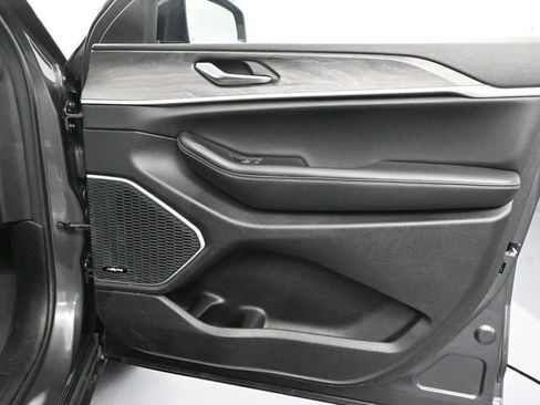 Used 2023 Jeep Grand Cherokee 4WD 4xe image 50