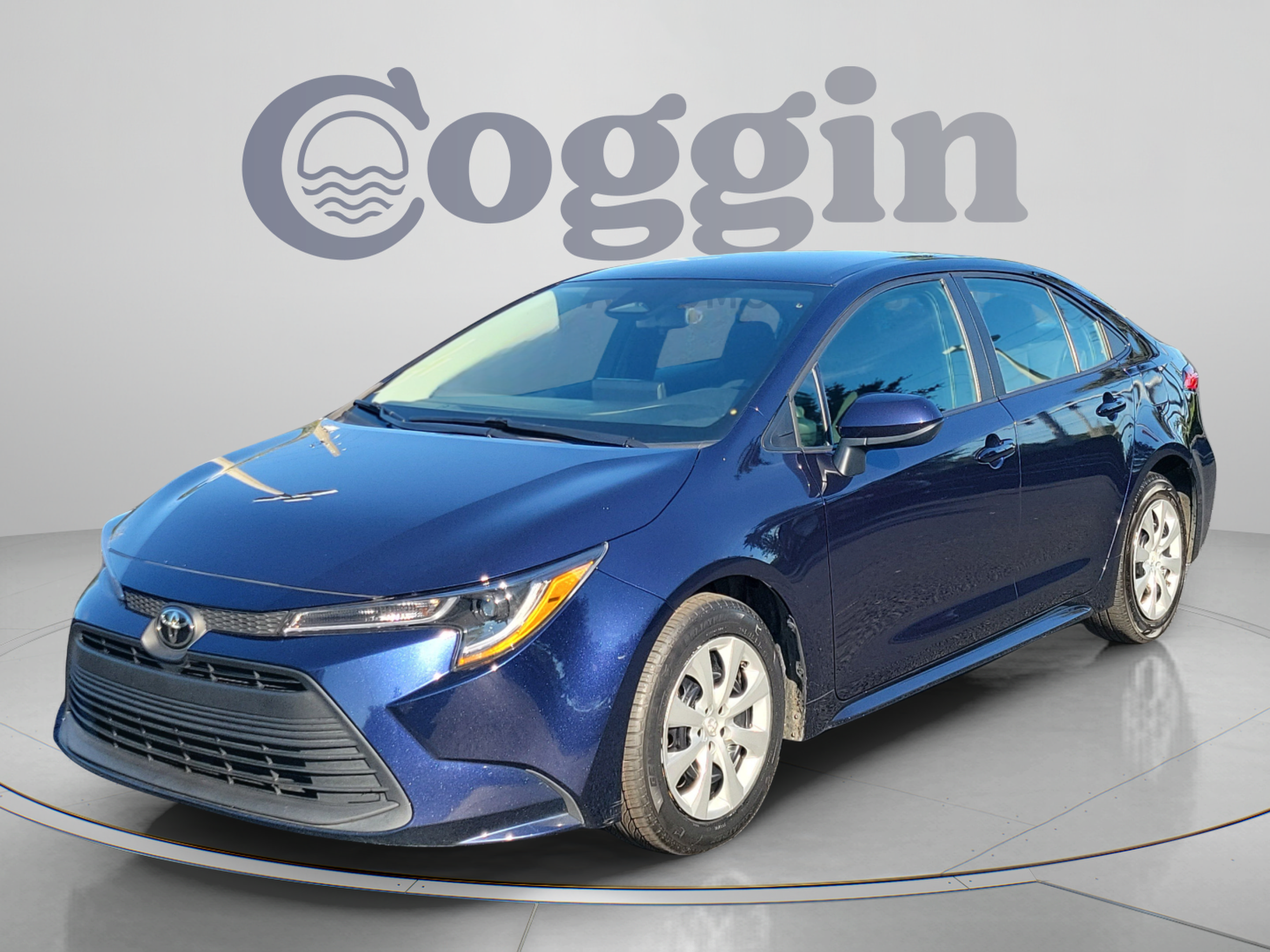 Used 2025 Toyota Corolla LE FWD image 1
