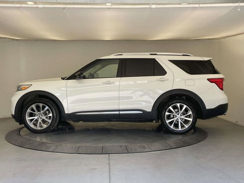 Used 2021 Ford Explorer Platinum w/ Equipment Group 601A AWD/4WD image 2