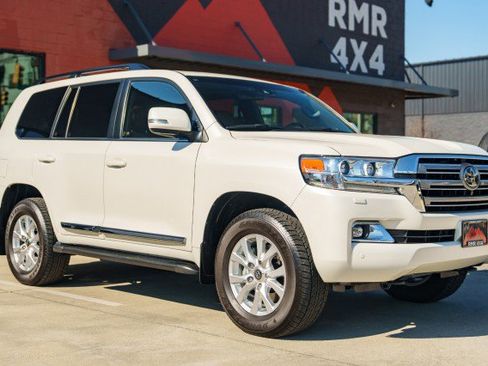 Used 2021 Toyota Land Cruiser image 3