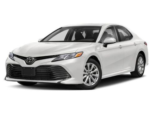 Used 2018 Toyota Camry LE image 1