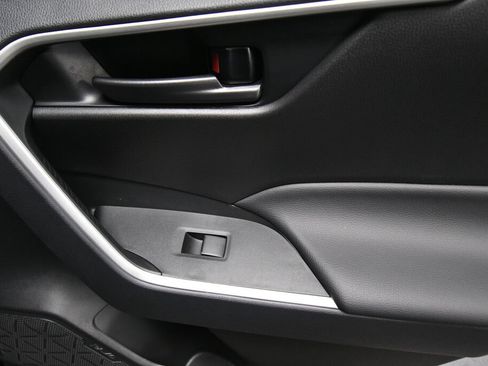 Certified 2025 Toyota RAV4 LE AWD/4WD image 23