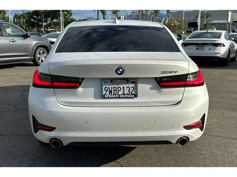 Used 2019 BMW 330i Sedan w/ Premium Package RWD image 4