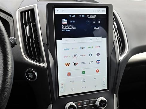 Used 2024 Ford Edge SE w/ Black Appearance Package image 18