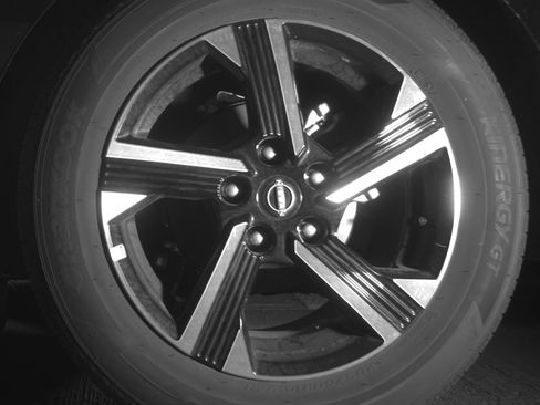 Used 2025 Nissan Sentra SV FWD image 14