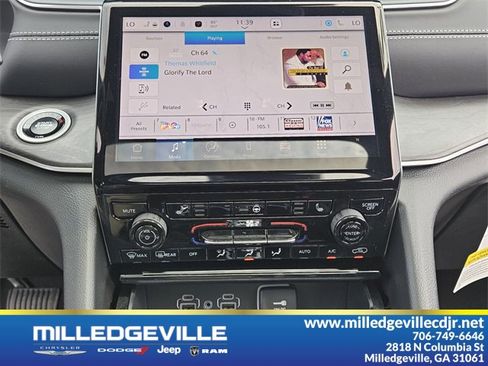 New 2025 Jeep Grand Cherokee Limited w/ Black Appearance Package image 21