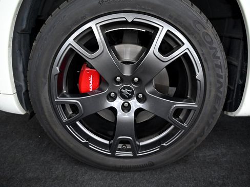 Used 2021 Maserati Levante image 47