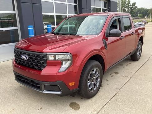 Used 2025 Ford Maverick XLT w/ Equipment Group 302A AWD/4WD image 2