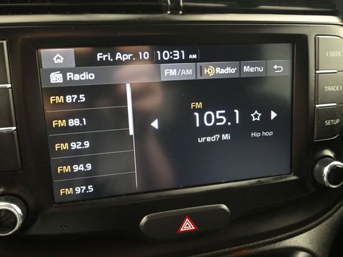 Used 2023 Kia Soul LX w/ LX Technology Package FWD image 17
