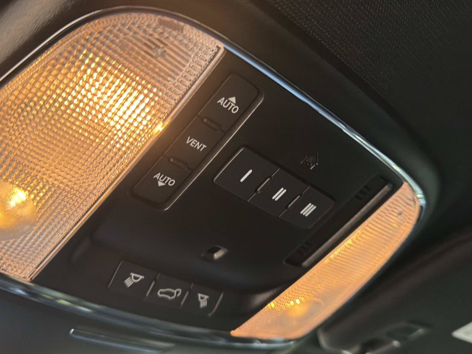 Used 2021 Jeep Grand Cherokee Limited RWD image 24