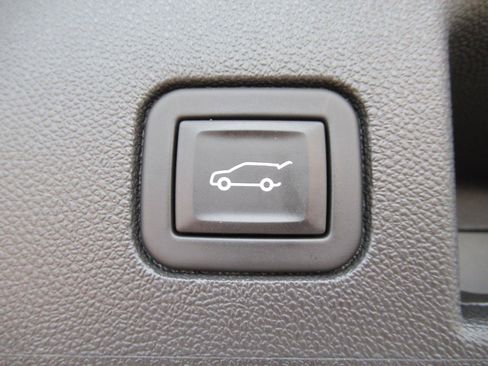 Used 2023 Chevrolet Equinox Premier FWD image 37