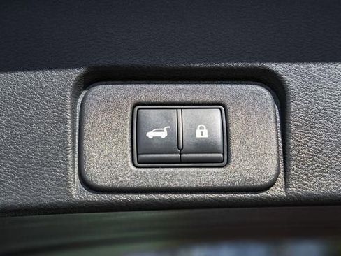 Certified 2022 Nissan Rogue SV w/ SV Premium Package image 11