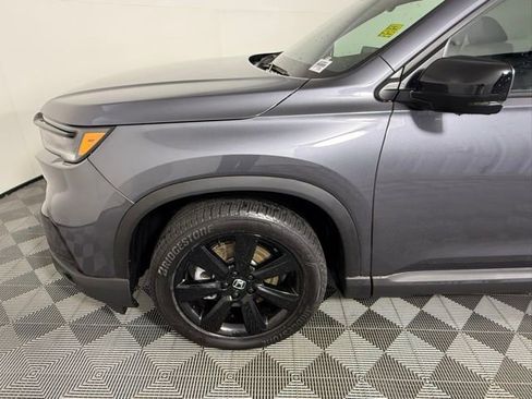 Used 2025 Honda Pilot Black Edition image 12