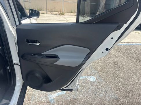 Used 2023 Nissan Kicks SR w/ SR Premium Package FWD image 15