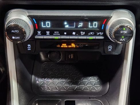 Used 2024 Toyota RAV4 XLE Premium FWD image 38