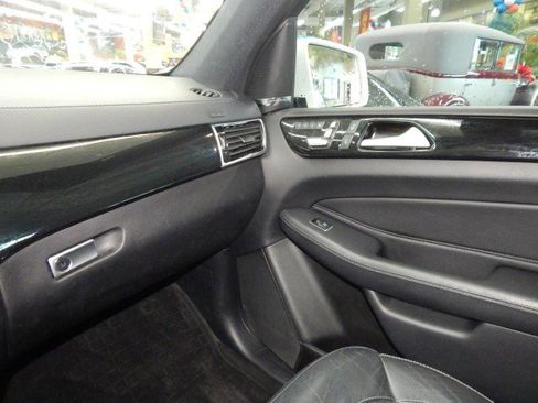 Used 2019 Mercedes-Benz GLS 450 4MATIC w/ Premium 1 Package image 24