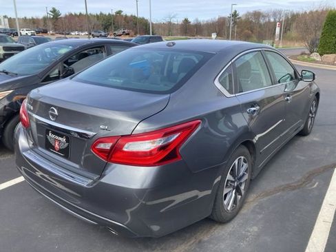 Used 2017 Nissan Altima 2.5 SL w/ 2.5 Technology Package FWD image 5
