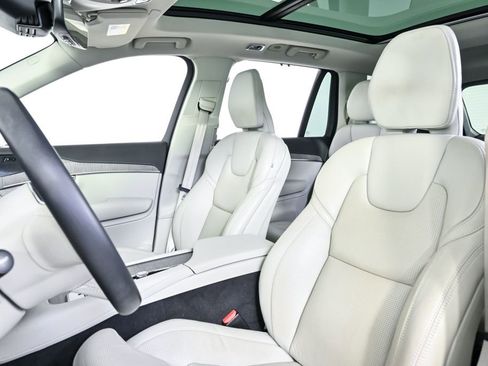 Used 2022 Volvo XC90 T8 Inscription w/ Advanced Package AWD/4WD image 7