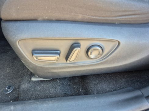 Used 2025 Toyota RAV4 XLE AWD/4WD image 13