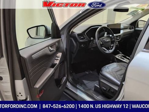 Used 2023 Ford Escape Platinum w/ Premium Technology Package AWD/4WD image 7
