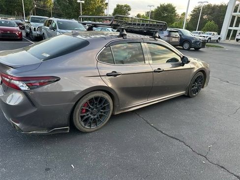 Used 2022 Toyota Camry SE FWD image 2