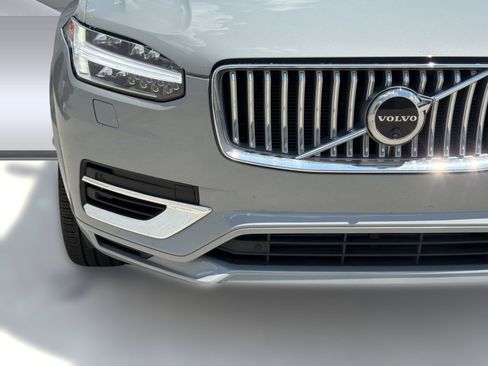 Used 2025 Volvo XC90 T8 Plus w/ Protection Package Premier AWD/4WD image 11