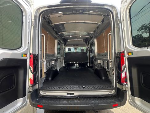 Used 2018 Ford Transit 250 148 Medium Roof RWD image 11