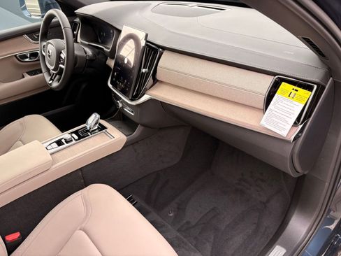 New 2026 Volvo XC90 B5 Plus image 28