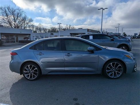 Used 2022 Toyota Corolla SE image 2