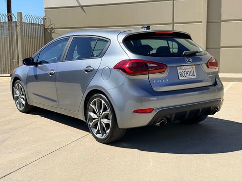 Used 2017 Kia Forte SX FWD image 7