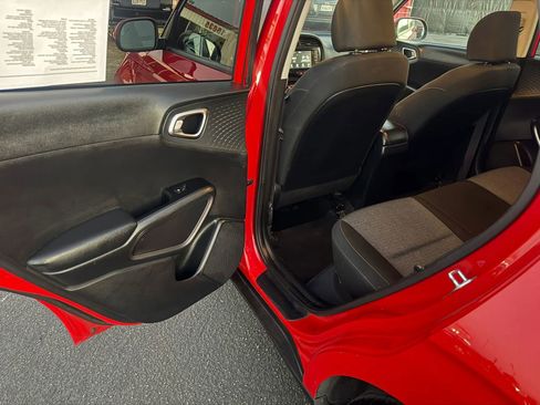 Used 2020 Kia Soul S FWD image 20